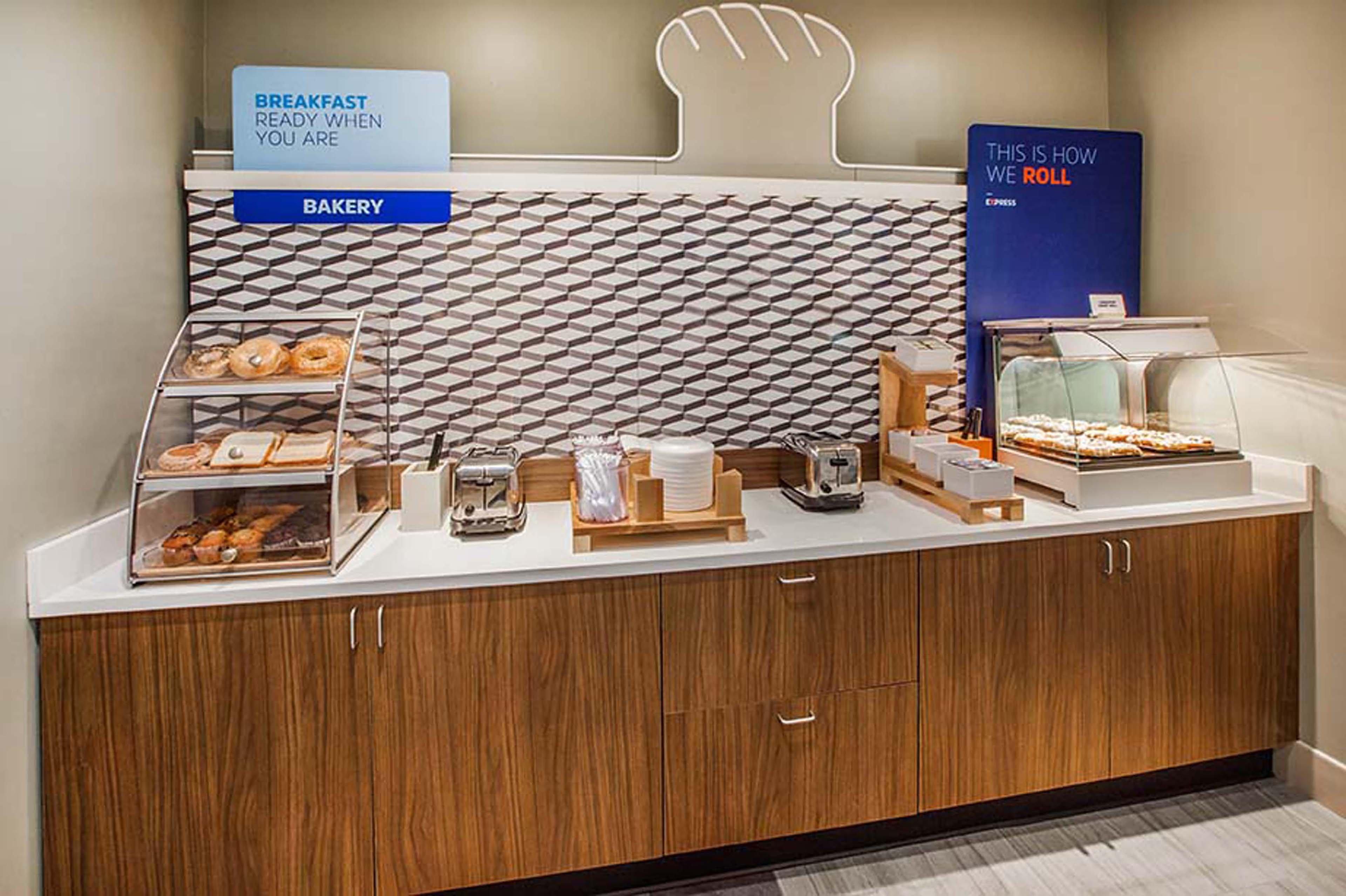 Holiday Inn Express & Suites Ottawa East-Orleans By Ihg Exteriör bild