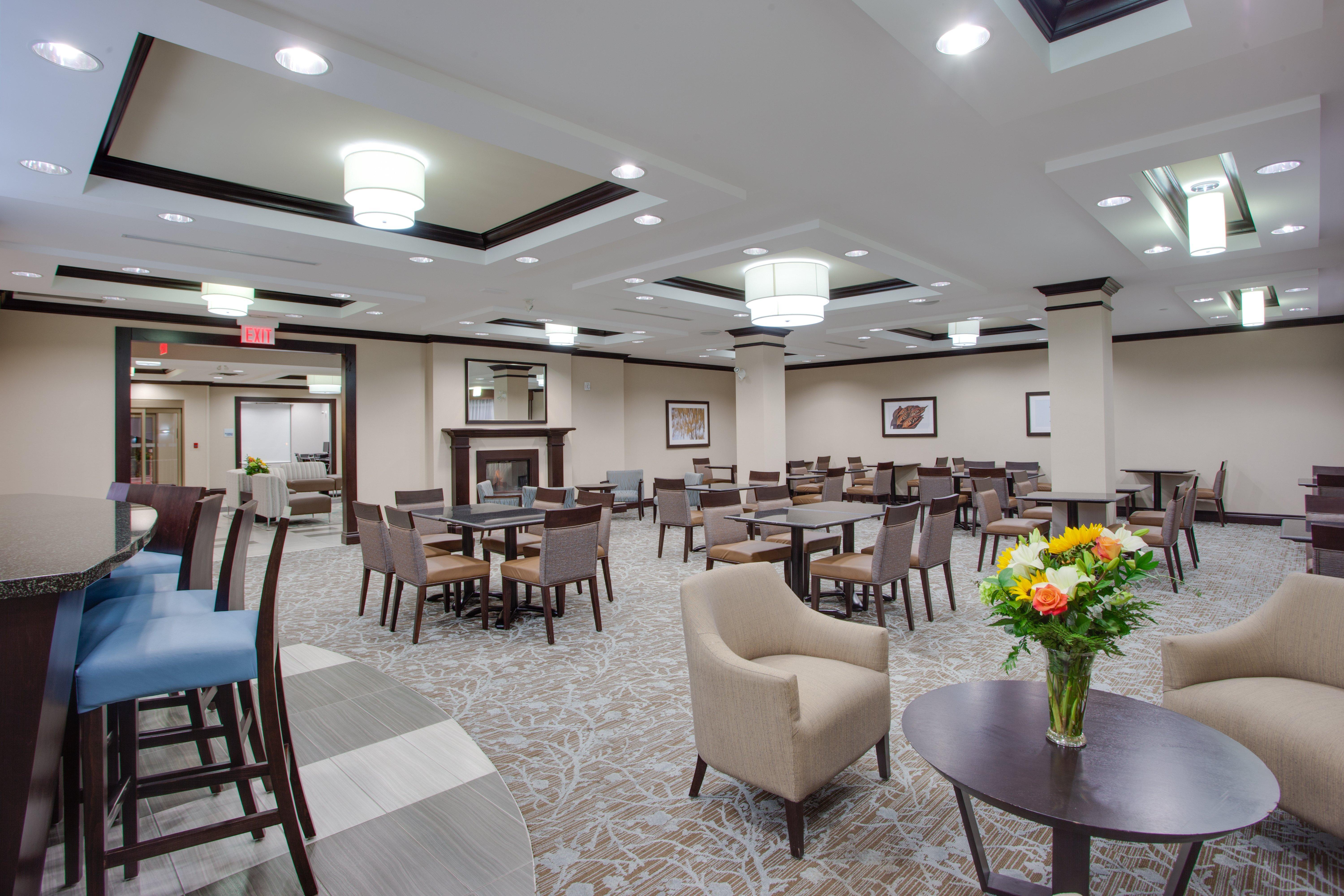 Holiday Inn Express & Suites Ottawa East-Orleans By Ihg Exteriör bild