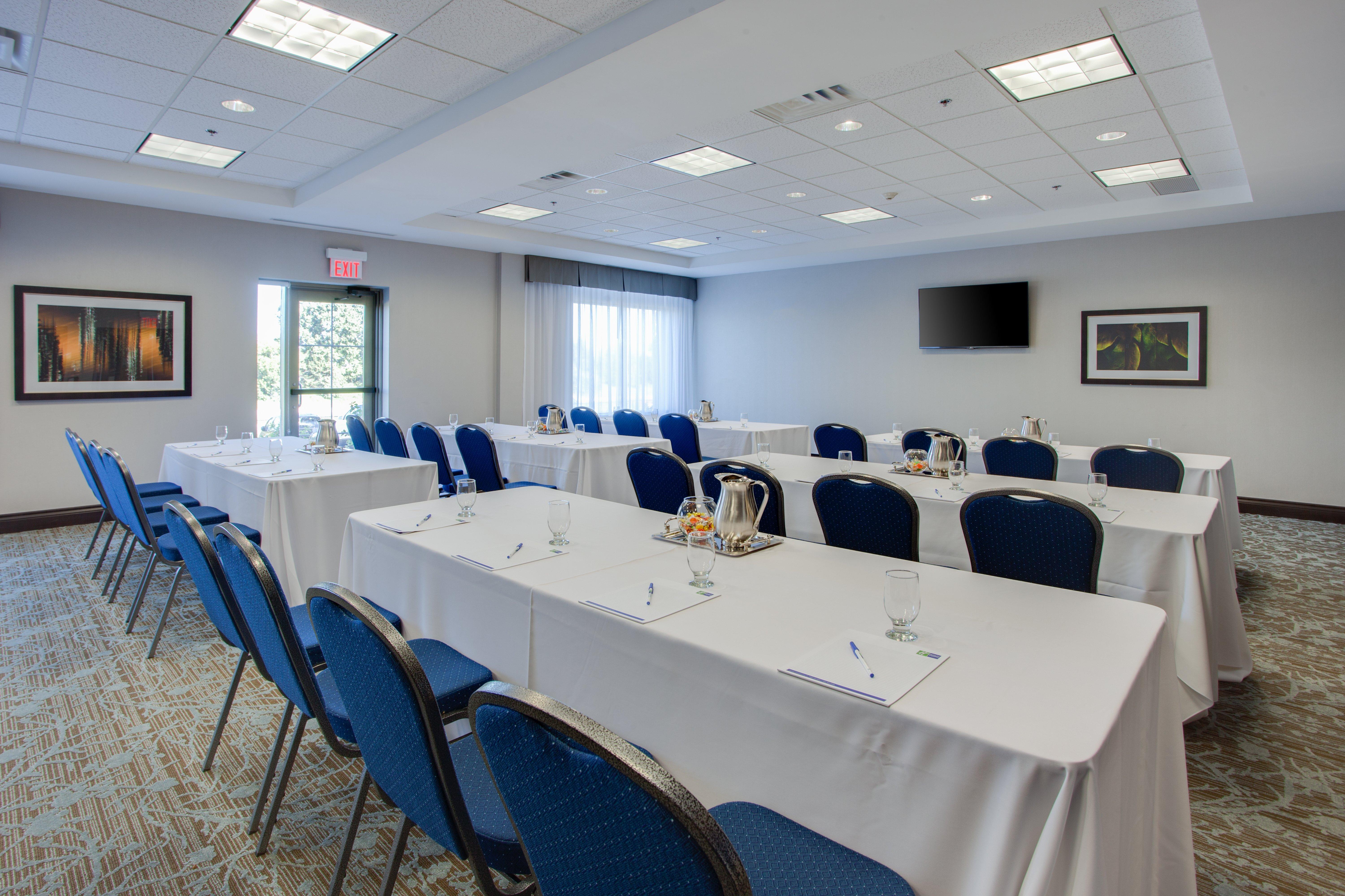 Holiday Inn Express & Suites Ottawa East-Orleans By Ihg Exteriör bild