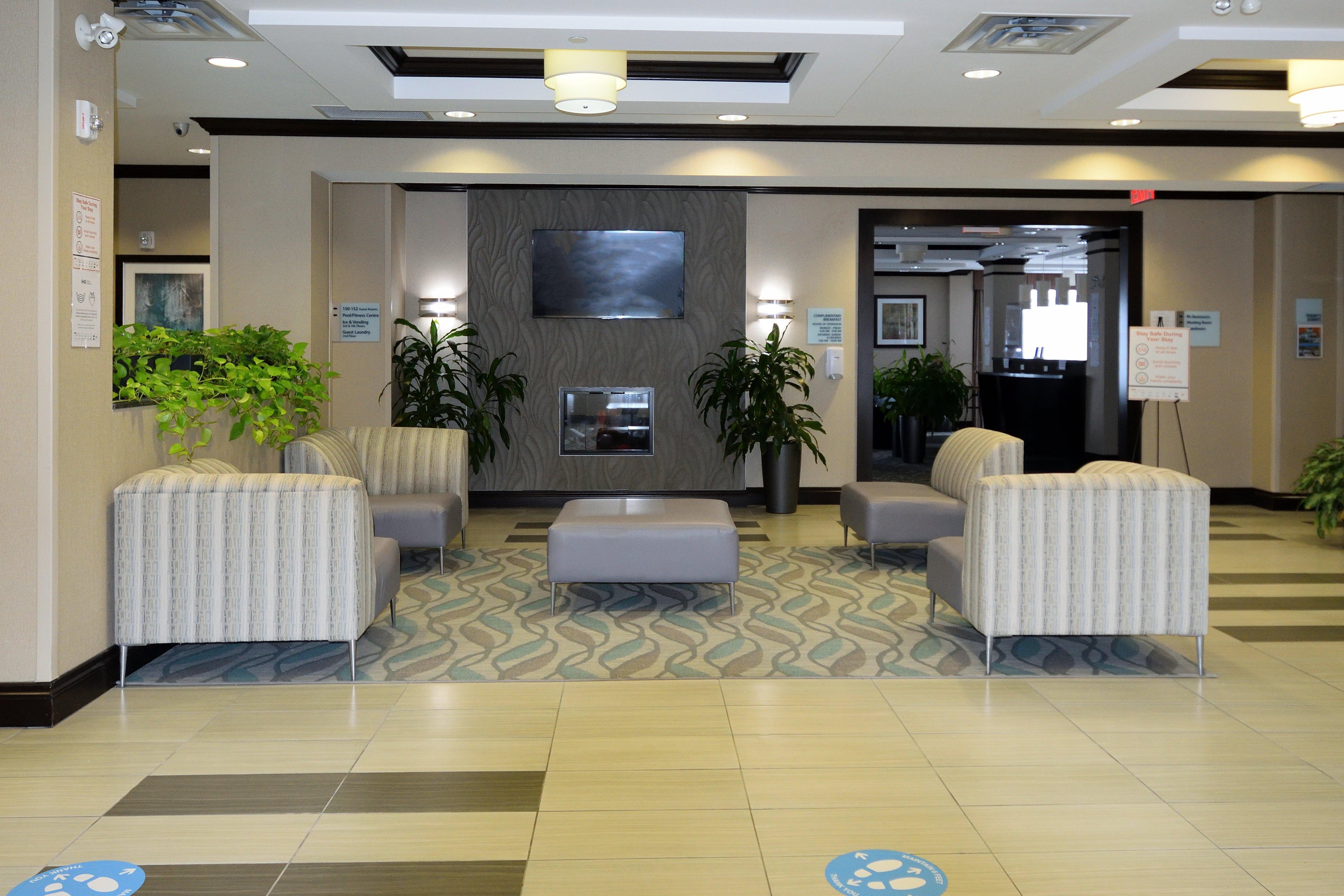 Holiday Inn Express & Suites Ottawa East-Orleans By Ihg Exteriör bild